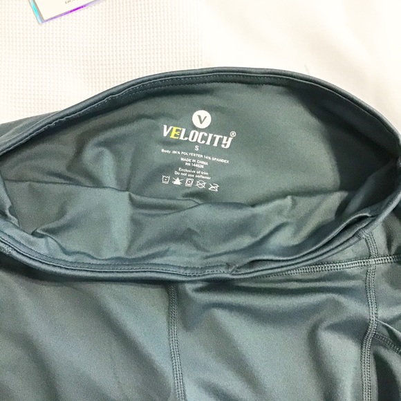 Velocity Stash Pocket Ankle Leggings. Size small NWT - Picture 4 of 5